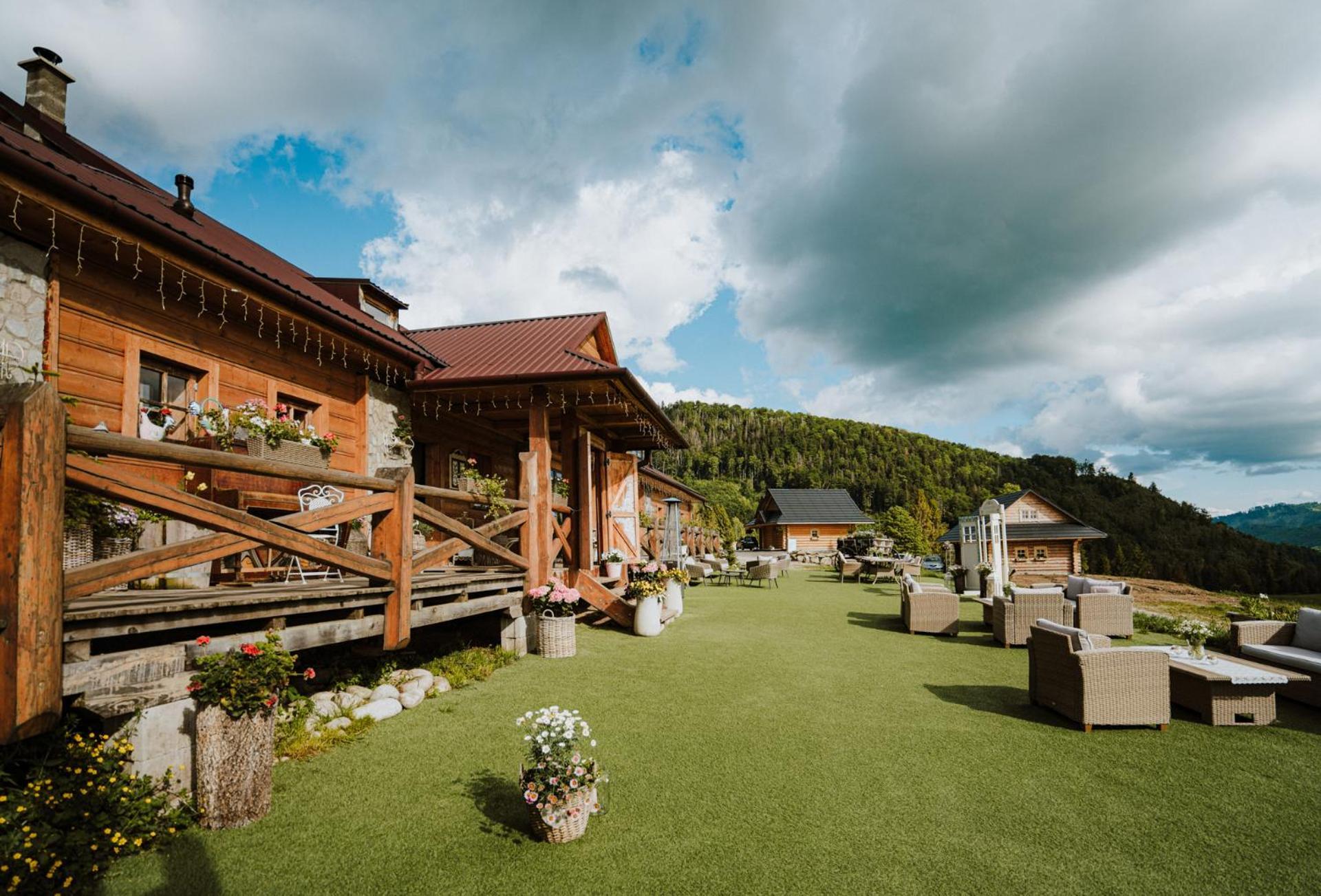 Penzion Zbojnicky Halas Tisovec Exterior foto